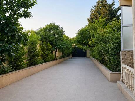 7 otaqlı həyət evi/bağ evi - Bakıxanov q. - 400 m²