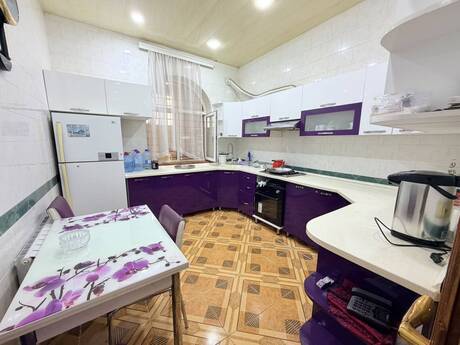 7 otaqlı həyət evi/bağ evi - Bakıxanov q. - 400 m²