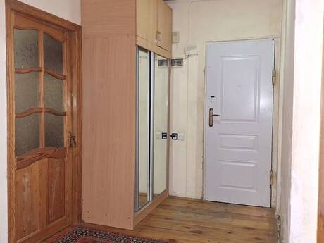 3 otaqlı köhnə tikili - Köhnə Günəşli q. - 70 m²