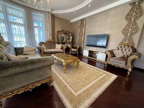 4-комнатная квартира, 210 м², İçəri Şəhər: 690 000 ₼ 2