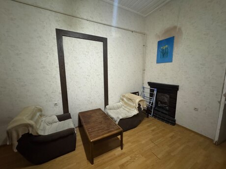 2 otaqlı köhnə tikili - 28 May m. - 58 m²