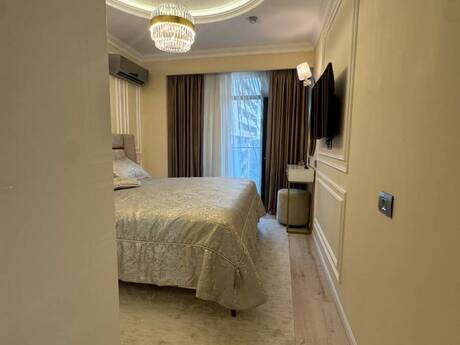 2-комн. новостройка - м. 8 ноября - 70 м²