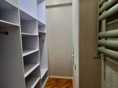 4-комн. новостройка - Наримановский  р. - 200 м²