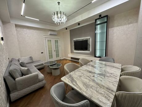 Elan №6279140 - Bakı, Ağ şəhər q., 3 otaqlı, 140 m², 4/7 mərtəbə