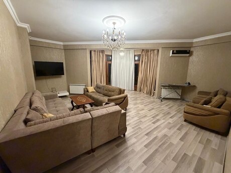 Elan №6279284 - Bakı, 28 May m., 3 otaqlı, 135 m², 7/15 mərtəbə