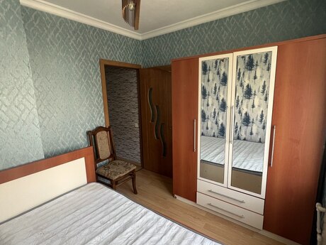 3 otaqlı köhnə tikili - Yeni Günəşli q. - 55 m²