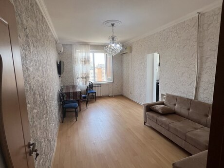 3 otaqlı köhnə tikili - Yeni Günəşli q. - 55 m²