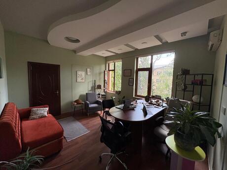 Obyekt - 28 May m. - 130 m²