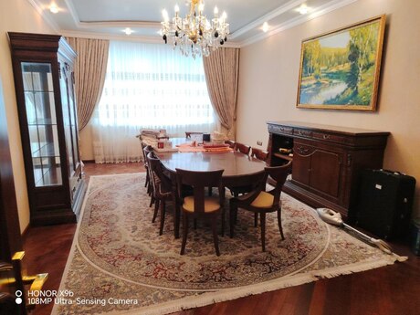 5-комнатная квартира, 226 м², Elmlər Akademiyası: 535 000 ₼ 2