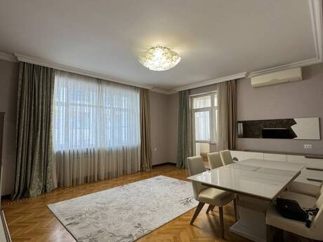 3-room apartment, 136 m², Nəriman Nərimanov: 500 000 ₼ 2