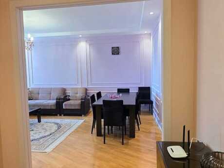 2-комн. новостройка - м. 8 ноября - 110 м²