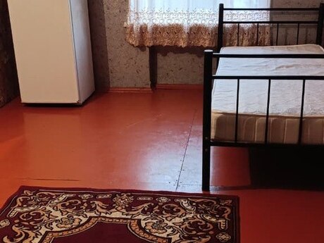 3 otaqlı köhnə tikili - 8 Noyabr m. - 60 m²