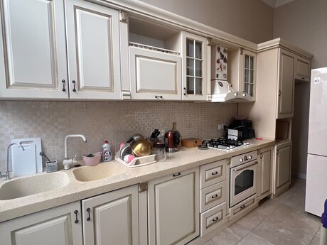 Kirayə 4 otaqlı mənzil, 135 m², Nəsimi: 3 000 ₼/ay 4