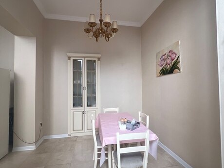 Kirayə 4 otaqlı mənzil, 135 m², Nəsimi: 3 000 ₼/ay 5