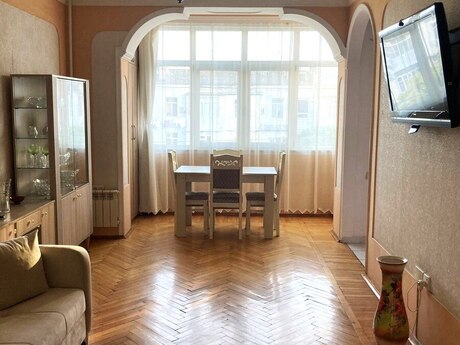 Объявление №6279930 - Баку, м. 28 мая, 3-комн., 75 м², 4/5 этаж