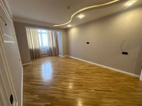 4 otaqlı yeni tikili - 8 Noyabr m. - 165 m²