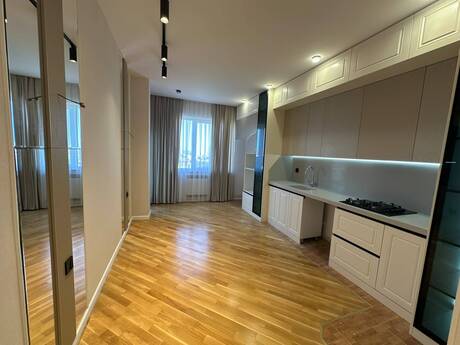 4 otaqlı mənzil, 165 m², 8 Noyabr: 420 000 ₼ 2