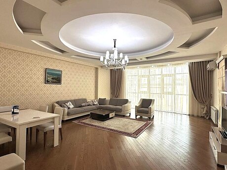 4-room apartment for rent, 215 m², Sahil: 3 000 ₼/mo 3