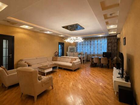 Elan №6280421 - Bakı, Nəsimi r., 4 otaqlı, 198 m², 13/17 mərtəbə