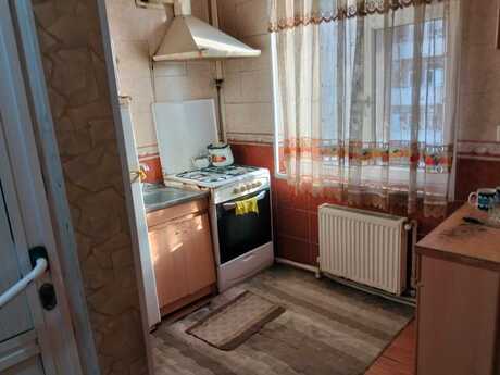 3 otaqlı köhnə tikili - Elmlər Akademiyası m. - 85 m²