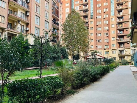Объявление №6280716 - Баку, м. Гянджлик, 3-комн., 165 м², 1/12 этаж