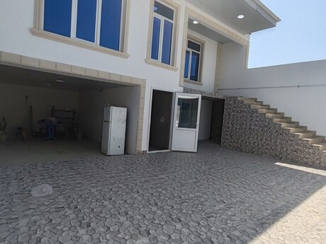 4 otaqlı həyət evi/bağ evi - Hövsan q. - 200 m²