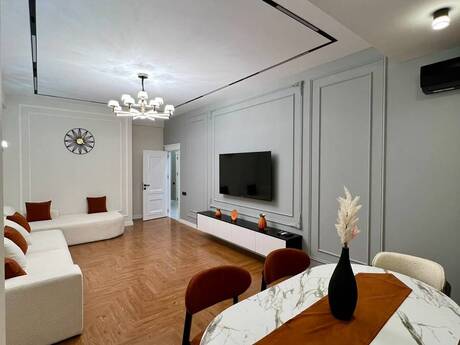 2-комн. новостройка - м. Элмляр Академиясы - 68 м²