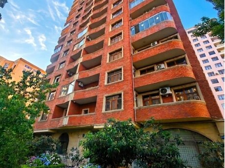 Elan №6281041 - Bakı, 28 May m., 4 otaqlı, 180 m², 2/18 mərtəbə