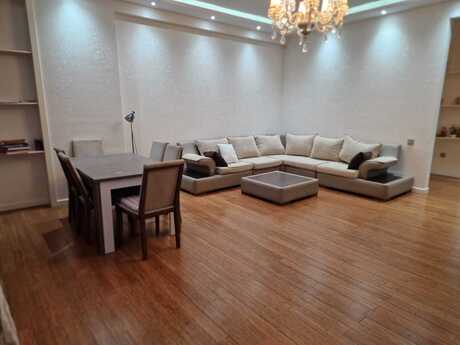 Elan №6281340 - Bakı, Nizami m., 4 otaqlı, 185 m², 4/17 mərtəbə