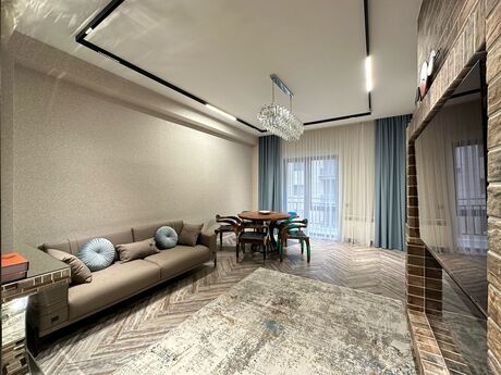 2 otaq · 98 m² · 4/7 mərtəbə, Ağ şəhər