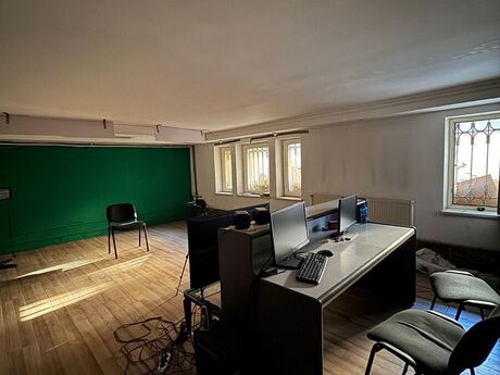 8 otaqlı həyət evi/bağ evi - Gənclik m. - 500 m²
