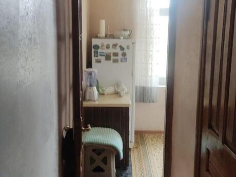 2 otaqlı köhnə tikili - Elmlər Akademiyası m. - 55 m²