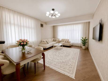 Elan №6281590 - Bakı, 28 May m., 3 otaqlı, 120 m², 6/15 mərtəbə