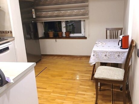 4 otaqlı köhnə tikili - Gənclik m. - 100 m²