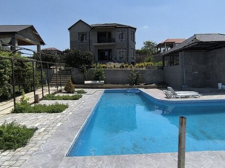 6-комн. дом/дача - пос. Горадил - 300 м²