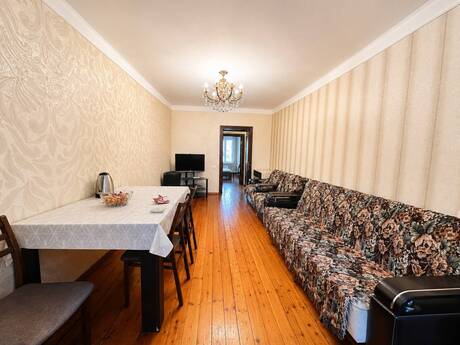 Elan №6281663 - Bakı, Elmlər Akademiyası m., 2 otaqlı, 65 m², 5/5 mərtəbə
