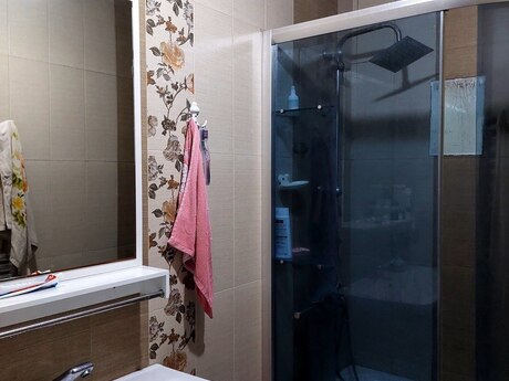 3 otaqlı köhnə tikili - Həzi Aslanov m. - 74 m²