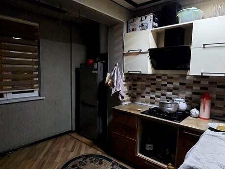 3 otaqlı köhnə tikili - Həzi Aslanov m. - 74 m²