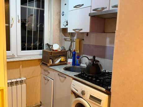 3 otaqlı köhnə tikili - Elmlər Akademiyası m. - 110 m²