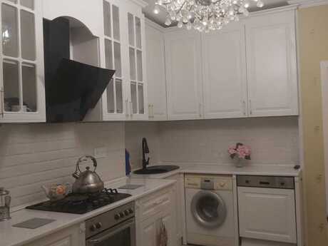Объявление №6281880 - Баку, м. Халглар Достлугу, 2-комн., 80 м², 3/9 этаж