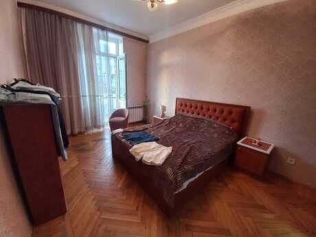 3 otaqlı köhnə tikili - 28 May m. - 61 m²