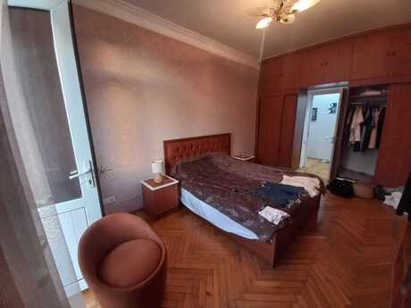 3 otaqlı köhnə tikili - 28 May m. - 61 m²