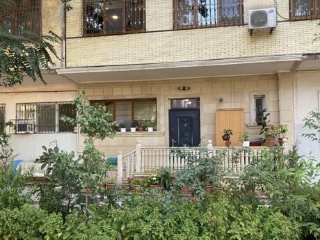 3 otaqlı köhnə tikili - Xalqlar Dostluğu m. - 65 m²