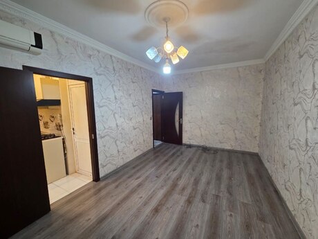2 otaqlı köhnə tikili - 7-ci mikrorayon q. - 50 m²