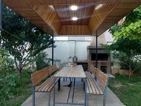 6 otaqlı həyət evi/bağ evi - Masazır q. - 200 m²