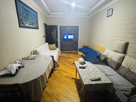 2 otaqlı köhnə tikili - İnşaatçılar m. - 60 m²