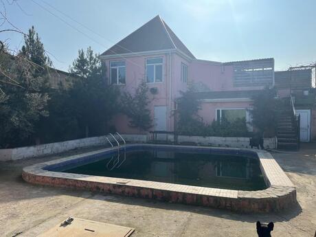 6 otaqlı həyət evi/bağ evi - Bilgəh q. - 300 m²