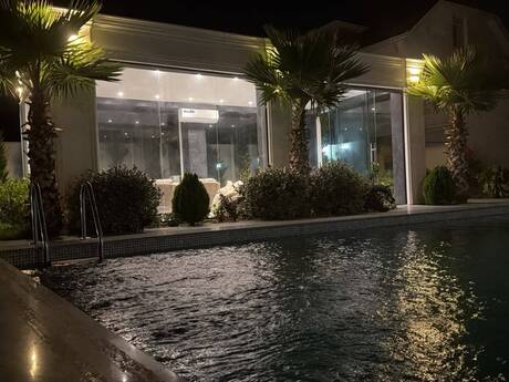 6 otaqlı həyət evi/bağ evi - Binəqədi r. - 240 m²