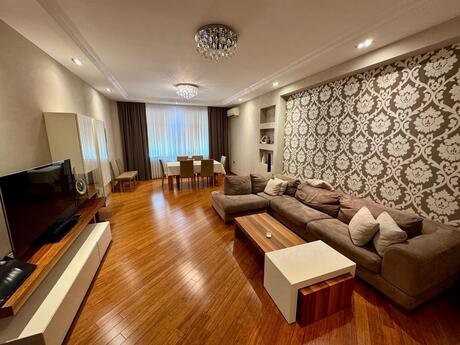 Elan №6282127 - Bakı, Elmlər Akademiyası m., 4 otaqlı, 200 m², 8/17 mərtəbə
