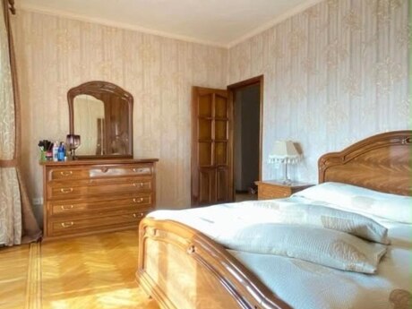3 otaqlı köhnə tikili - Azadlıq Prospekti m. - 90 m²